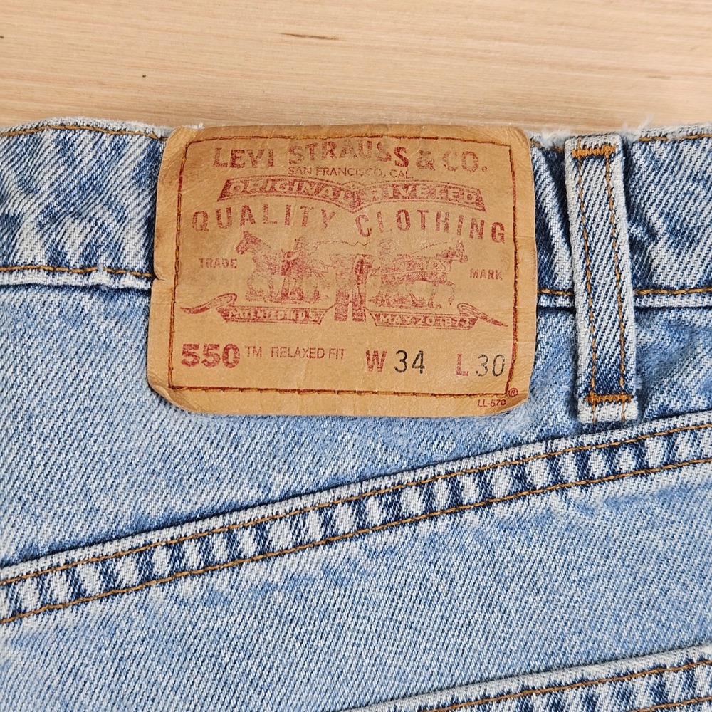 Vintage 90s Levi's Jeans Mens 34x30 Fit 32x30 Light Blue 550 Relaxed Fit Tapered - Picture 2 of 16